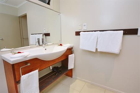 Muri Beachcomber - Seaview Bathroom vanity