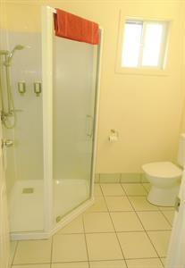 Edgewater Resort - 2 Bedroom Apartment bathroom