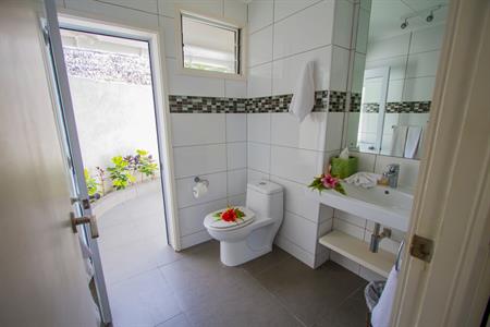 Manuia Beach Resort - Premium Garden Bathroom
