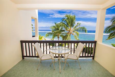 Edgewater Resort - Beachfront Balcony