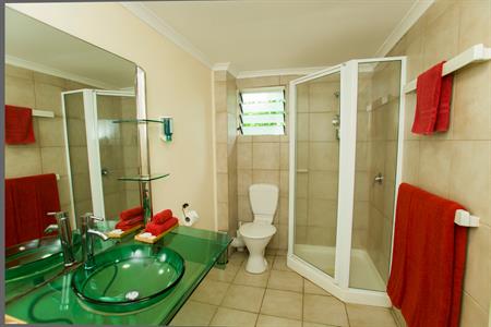 Edgewater Resort - Garden Room Bathroom